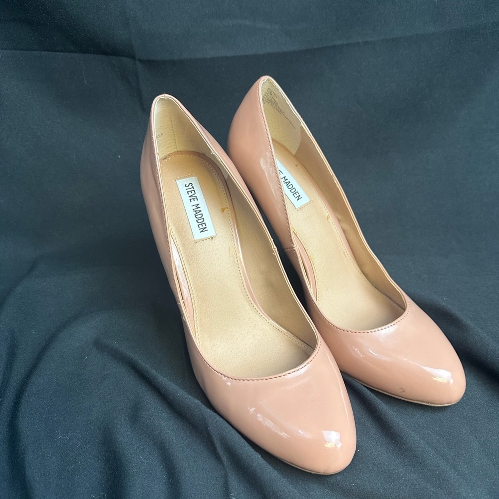 Pinkish Nude Steve Madden pumps